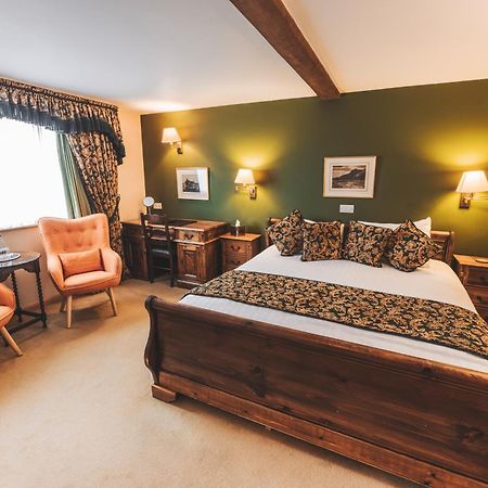 The Auberge Yaxley  Екстер'єр фото