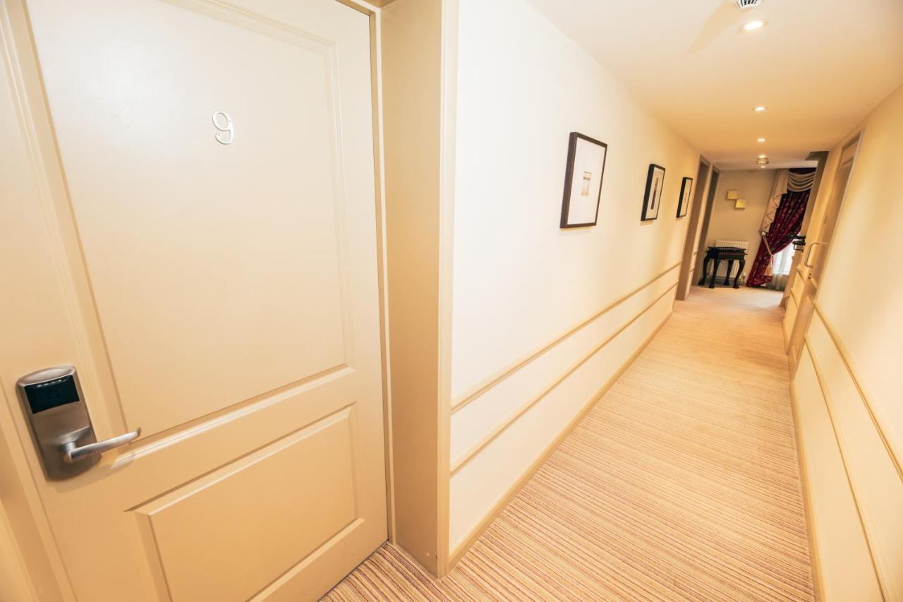 The Auberge Yaxley  Екстер'єр фото