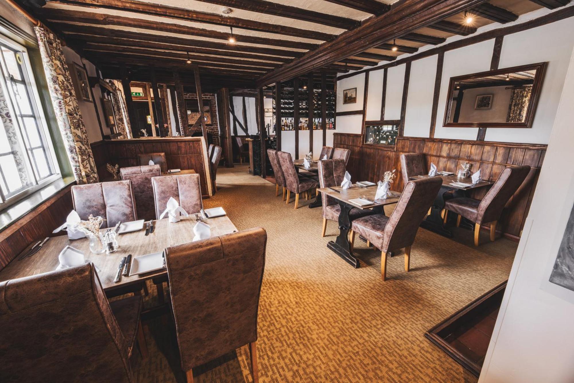 The Auberge Yaxley  Екстер'єр фото